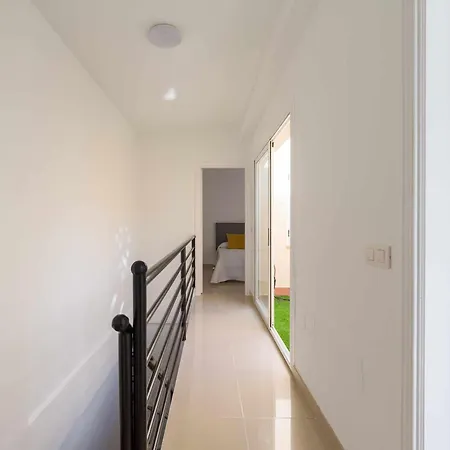 Mahostly Sun And 公寓